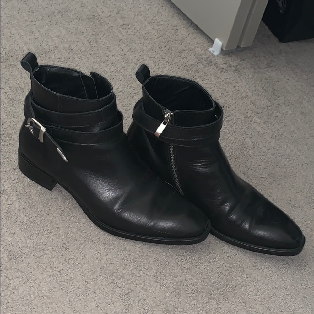 Black Zara boots - belt w silver buckle - 43